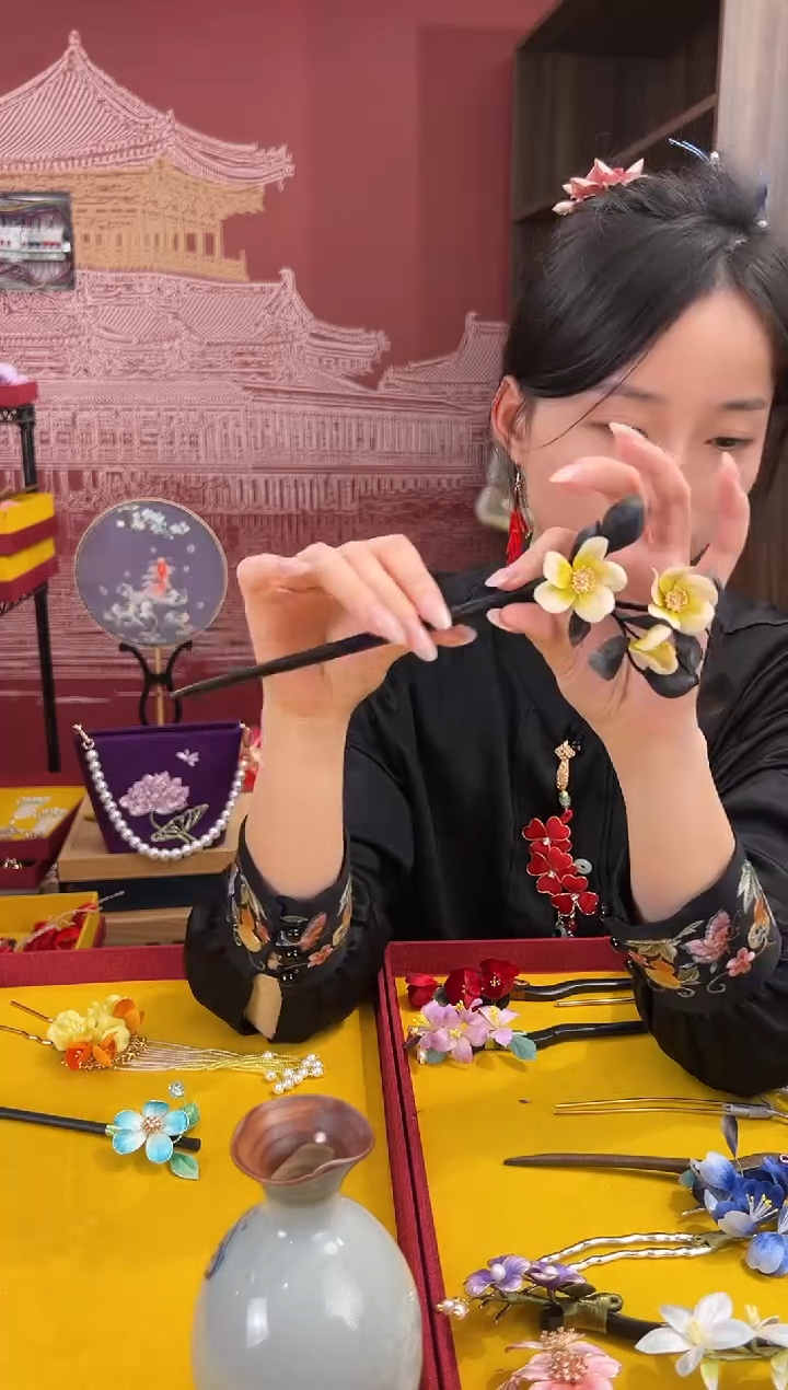 【闪购商品】刺绣非遗绒花（发饰）  