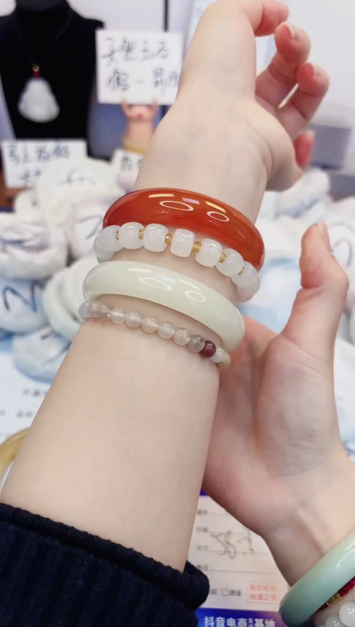 【闪购商品】石英质玉手镯未镶嵌324