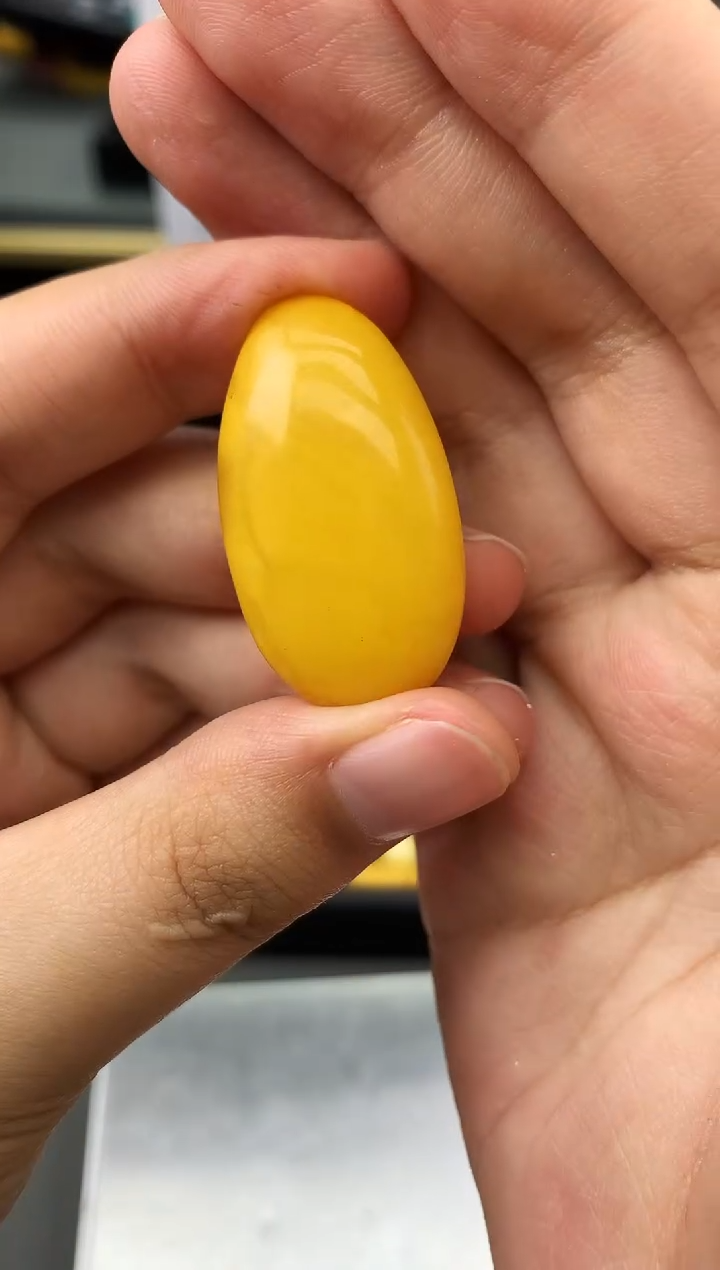 未镶嵌琥珀珠宝奇石171