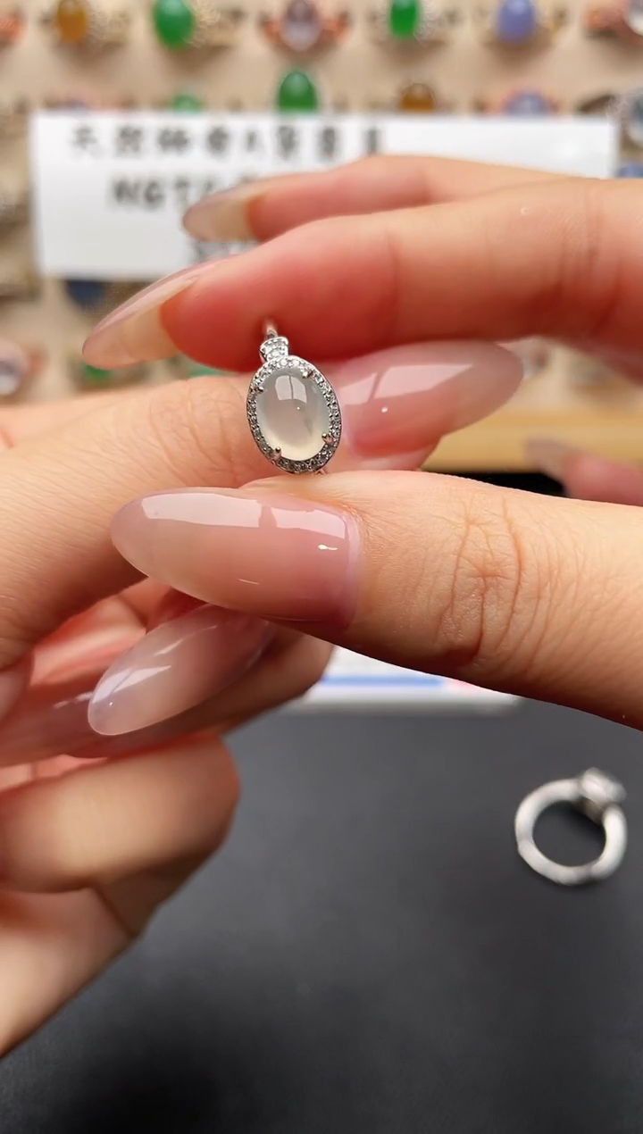 银S925镶嵌戒指翡翠一物一证一礼盒