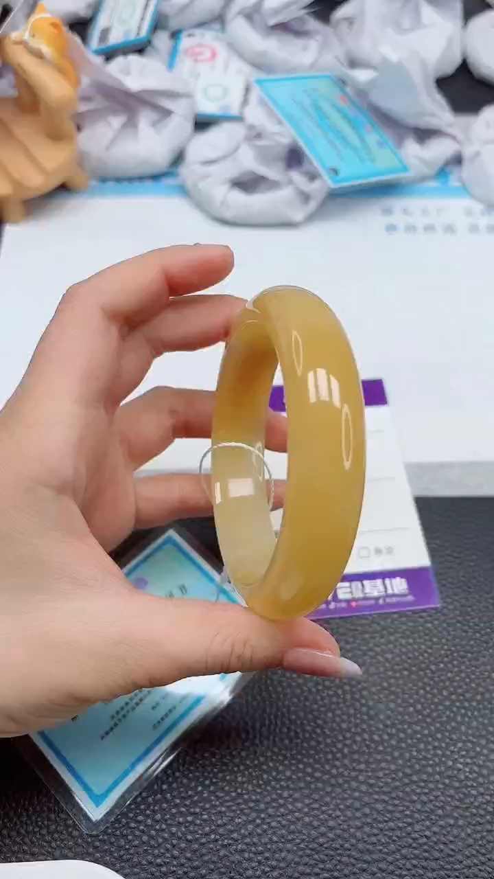 【闪购商品】石英质玉手镯未镶嵌745---65