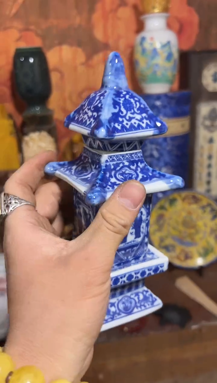 陶瓷瓷塔    藏收佛龛精美摆件