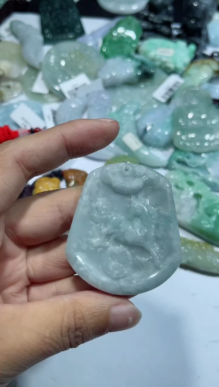 【闪购商品】翡翠颈饰未镶嵌00009191