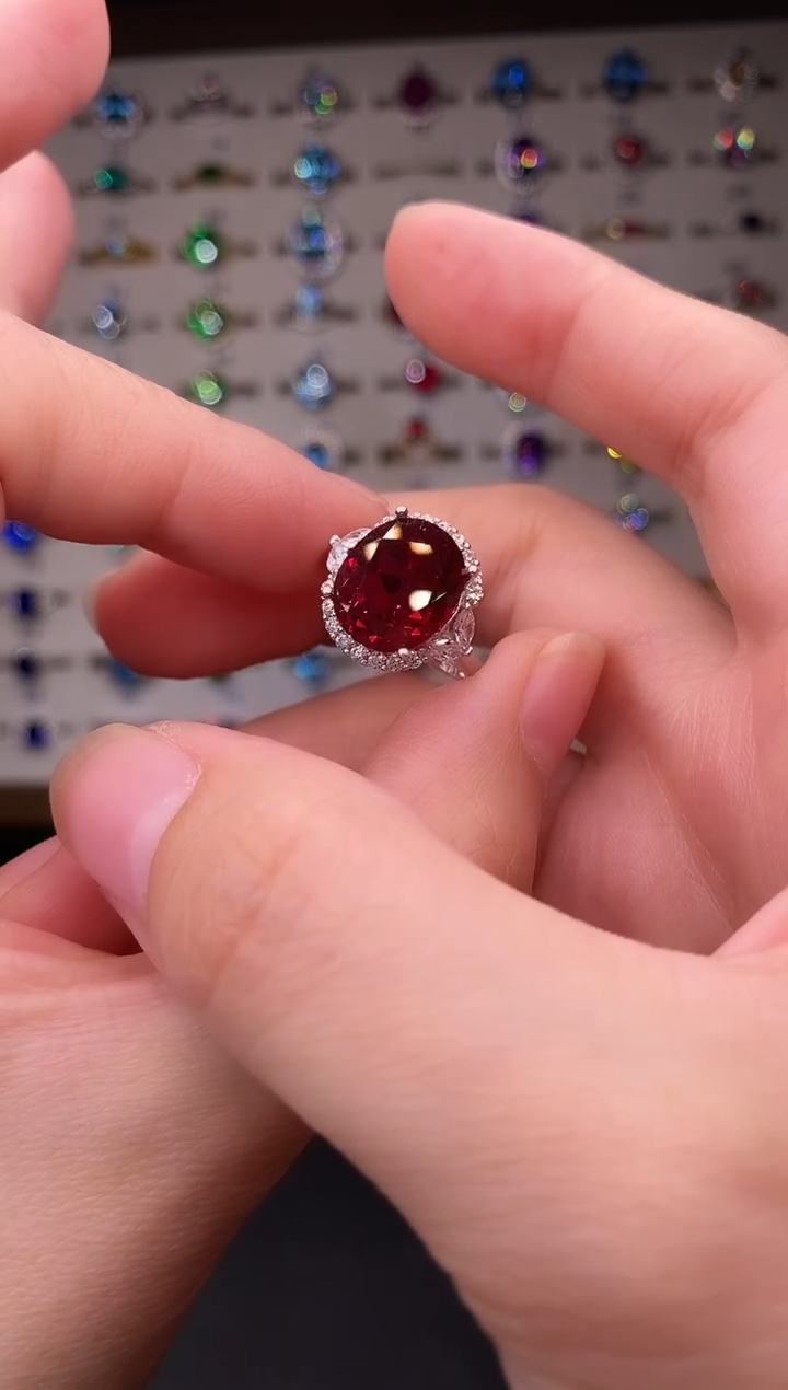 10克拉红宝石（处理）欧美风戒指