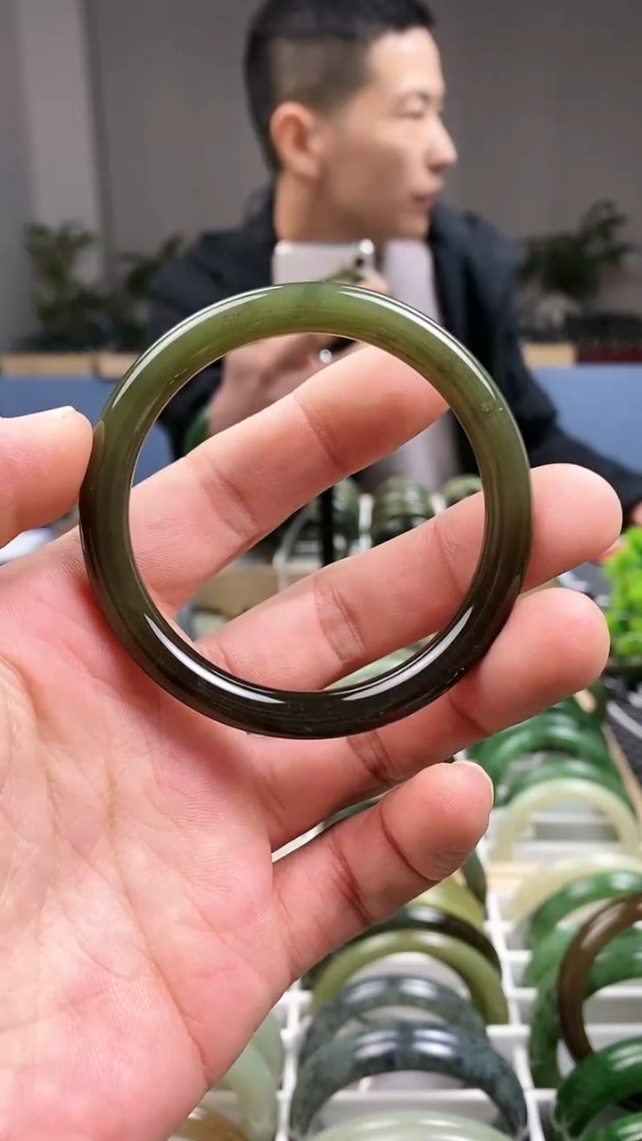 【闪购商品】和田玉手镯未镶嵌53