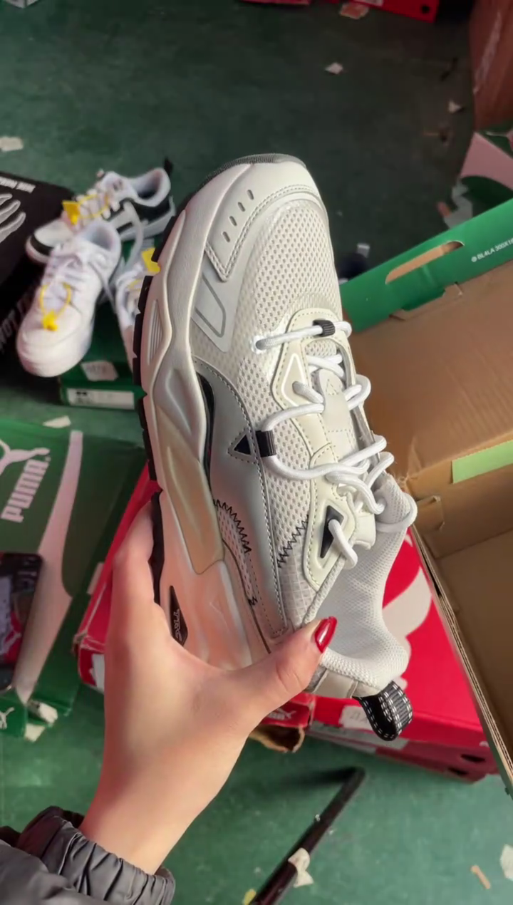 彪马时尚休闲运动鞋37M  BB40