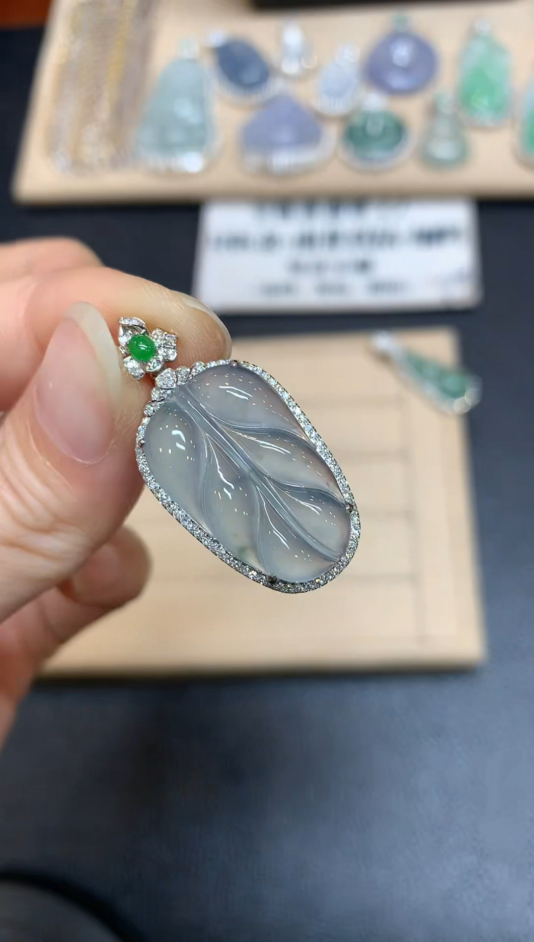 【闪购商品】翡翠颈饰18K金镶嵌树叶【无服务费