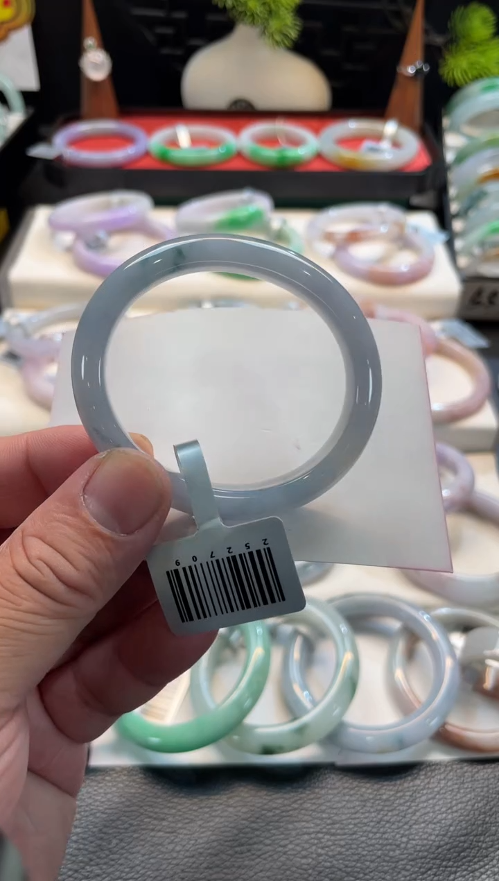 未镶嵌手镯翡翠112号 52贵妃 有纹