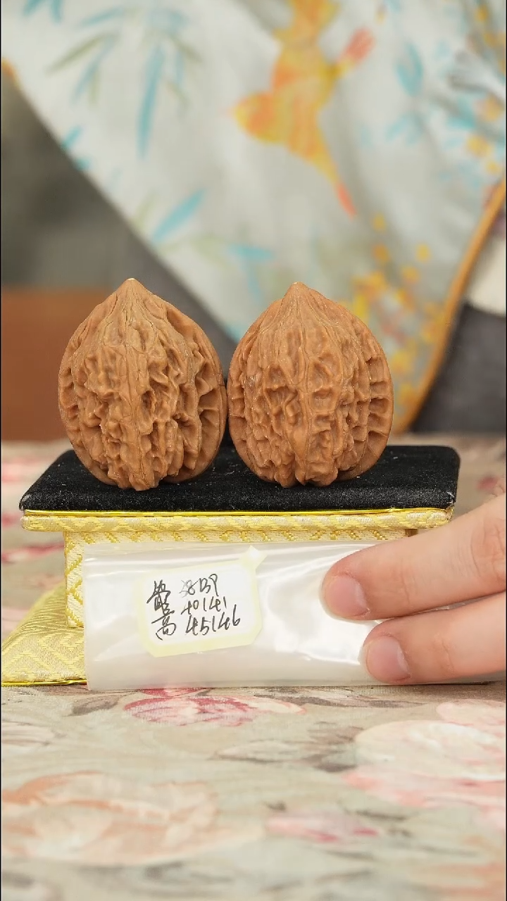 【闪购商品】文玩核桃把件鸡心有修