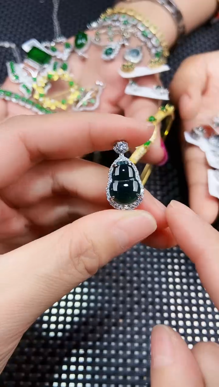 【闪购商品】翡翠吊坠(不含链)未镶嵌11111111