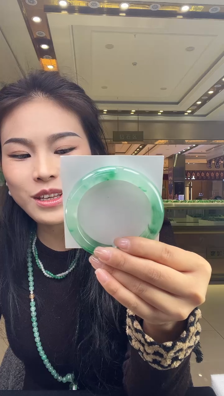 未镶嵌手镯石英质玉31