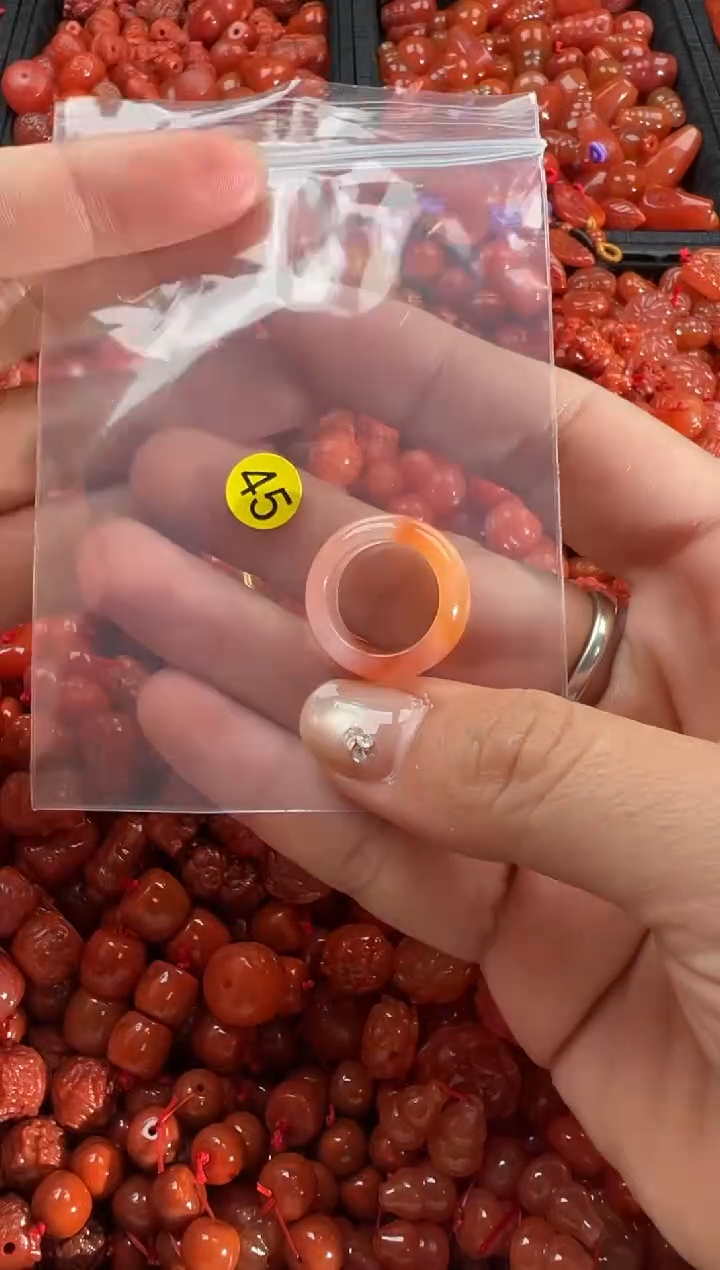 【闪购商品】南红玛瑙颈饰未镶嵌1