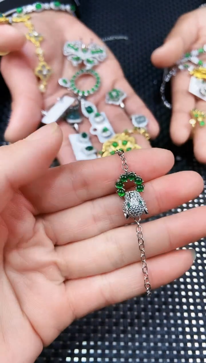 【闪购商品】翡翠手链未镶嵌111111111