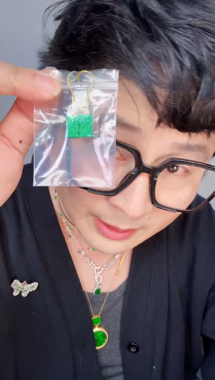 【闪购商品】翡翠颈饰18K金镶嵌一对