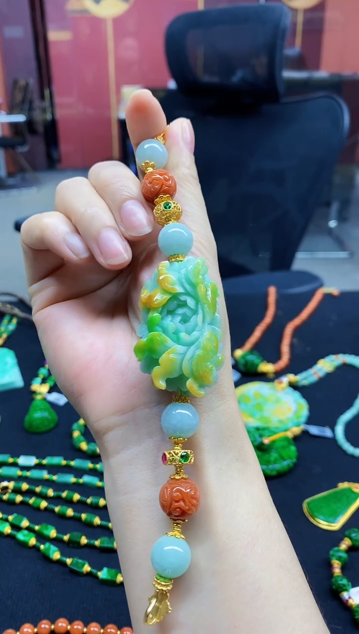 颈饰未镶嵌翡翠手牌