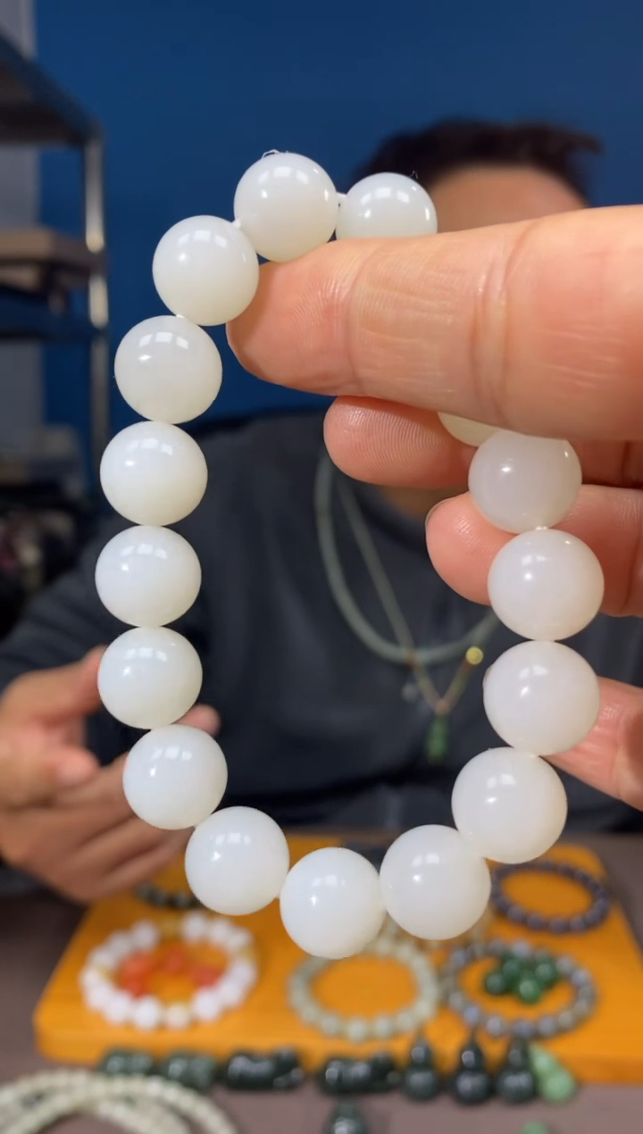 未镶嵌手链和田玉颜色多样性发货拍一发一