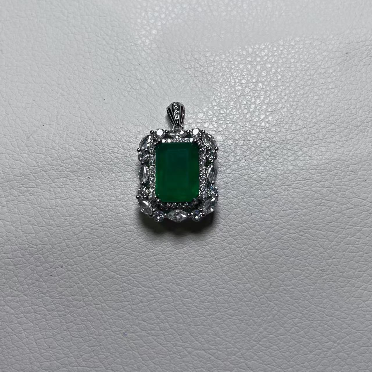 铜合金合成锆石吊坠 气质轻奢时尚百搭绿色复古镶嵌坠链642