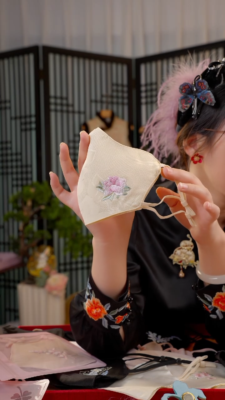 刺绣青**桃非遗绒花手工饰品