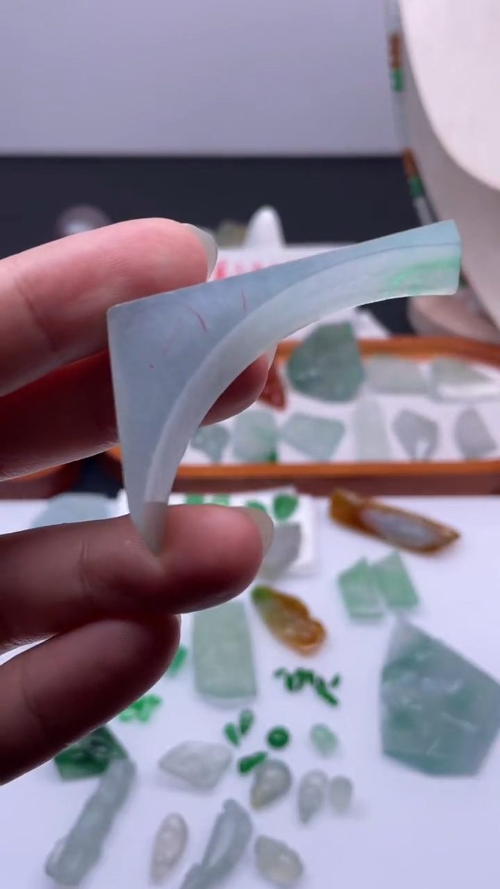 颈饰未镶嵌翡翠缅甸天然翡翠，不包工