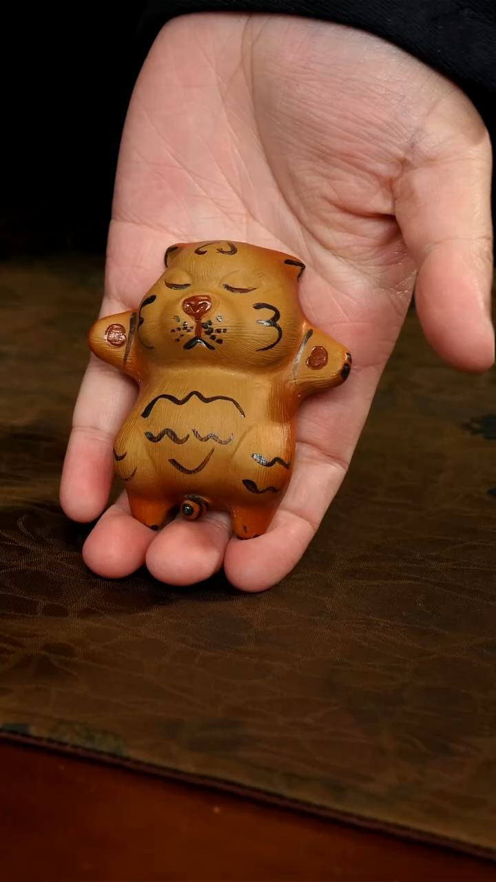 茶壶紫砂躺平虎茶宠