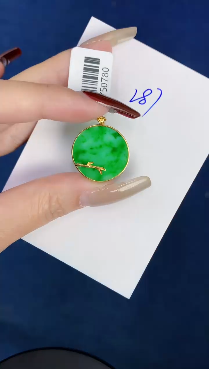 【闪购商品】翡翠颈饰18K金镶嵌0000000000