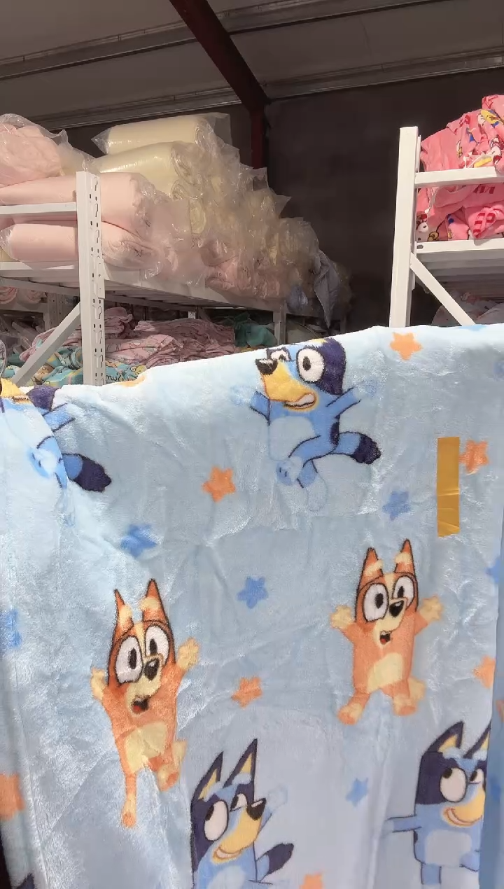 满35包邮  瑕疵  绒毯子 130x180左右 