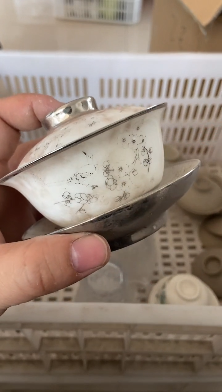 无运费险有瑕疵的摄影的产品有使用过的痕迹有点脏介意勿拍