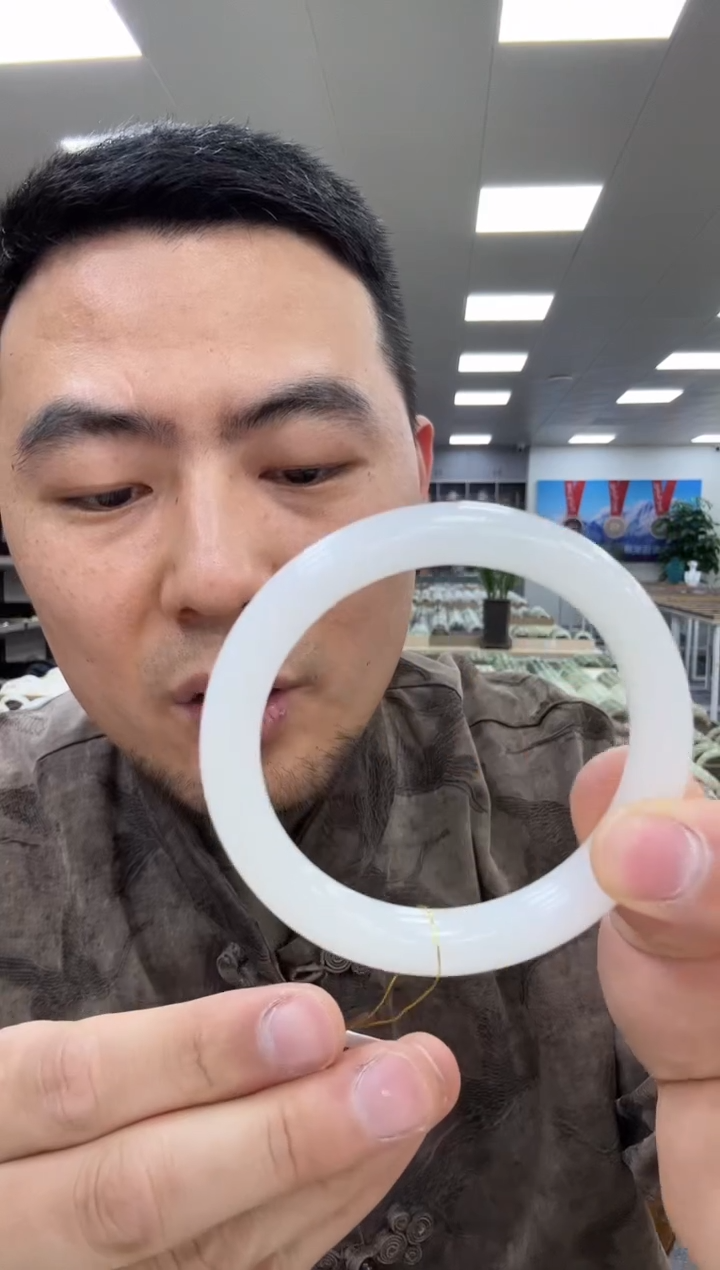 【闪购商品】和田玉手镯未镶嵌55-56  297