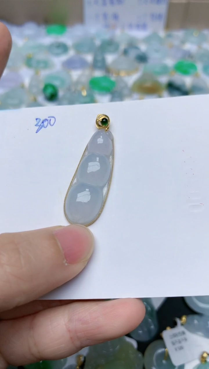 【闪购商品】翡翠颈饰18K金镶嵌天然翡翠A货    