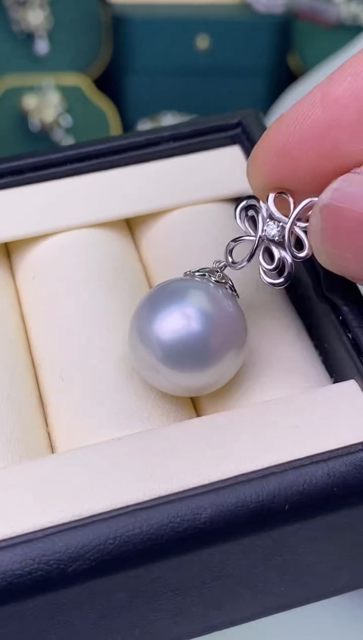 【闪购商品】海水珍珠颈饰18K金镶嵌1
