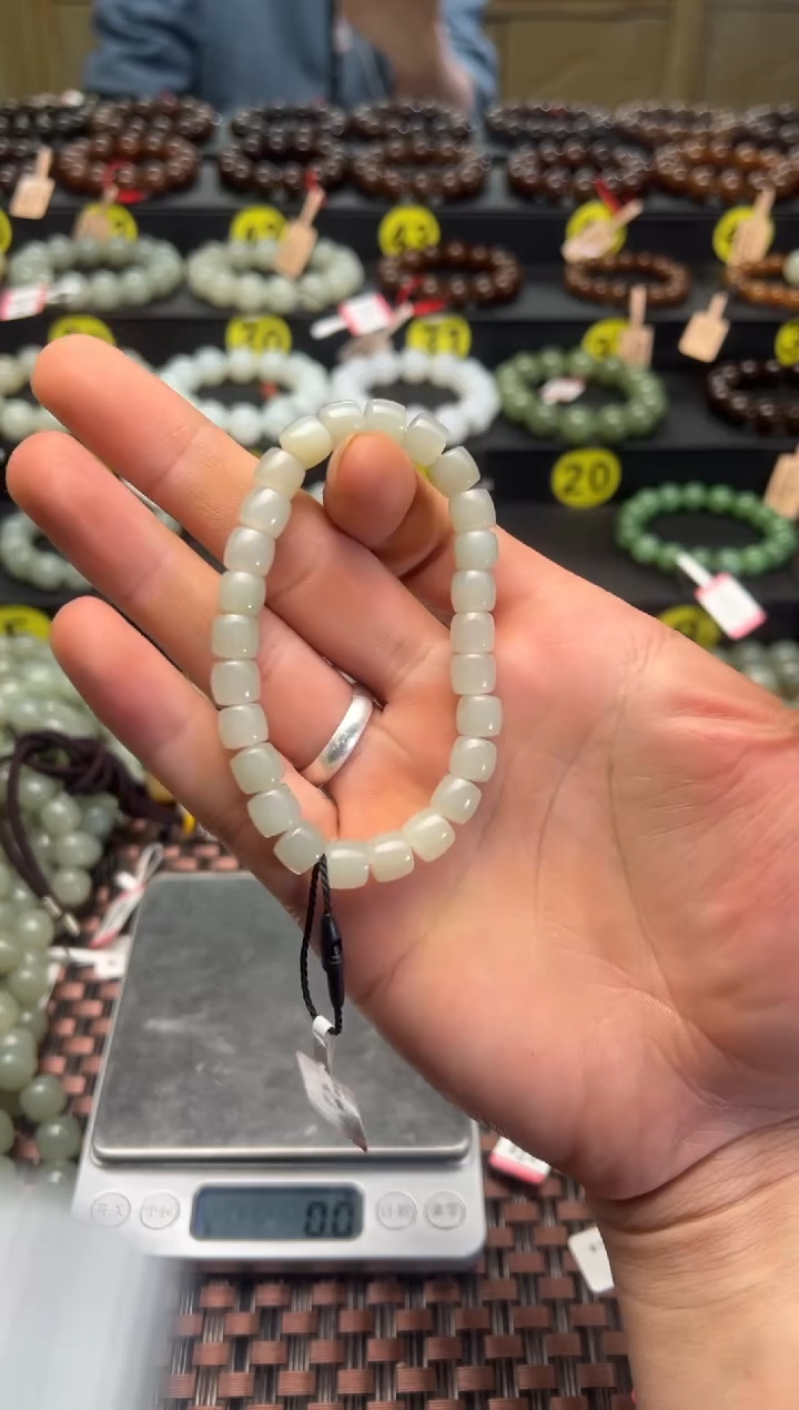 【闪购商品】和田玉手串未镶嵌且末料青白玉直切手串卡7*8