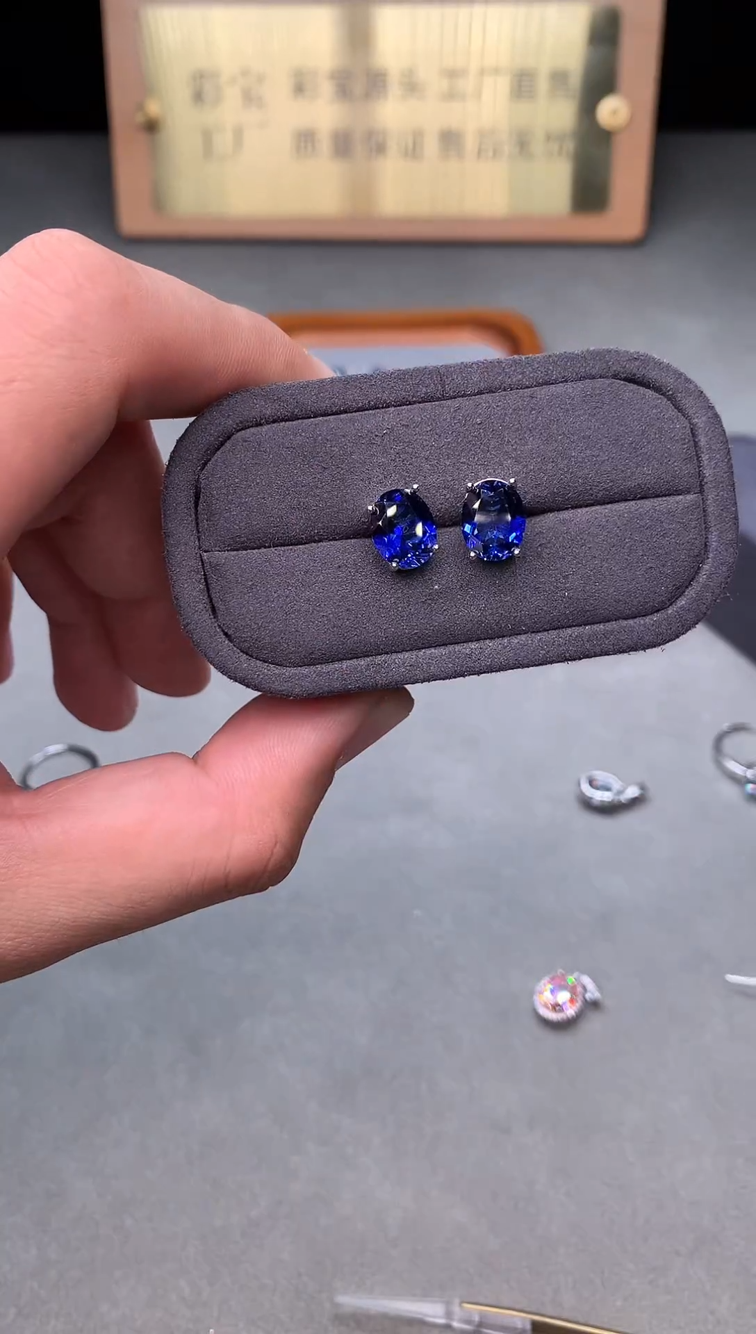 耳饰蓝宝石银S925镶嵌2222