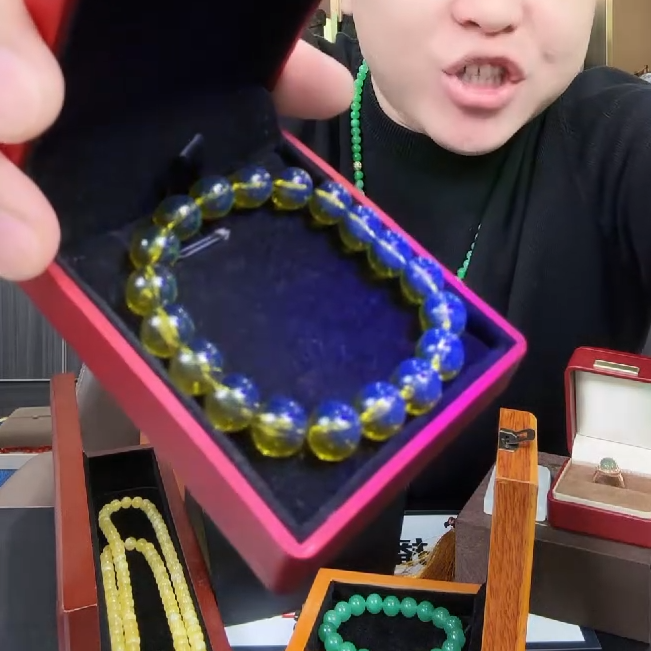 【商品展示链接】琥珀手串一条