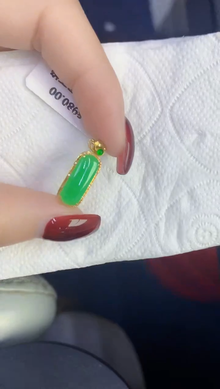 颈饰18K金镶嵌翡翠缅甸天然翡翠A货