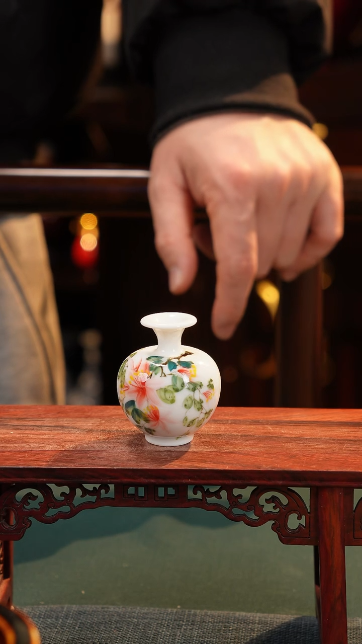 【闪购商品】摆件釉下五彩纯手工手绘原创瓷器