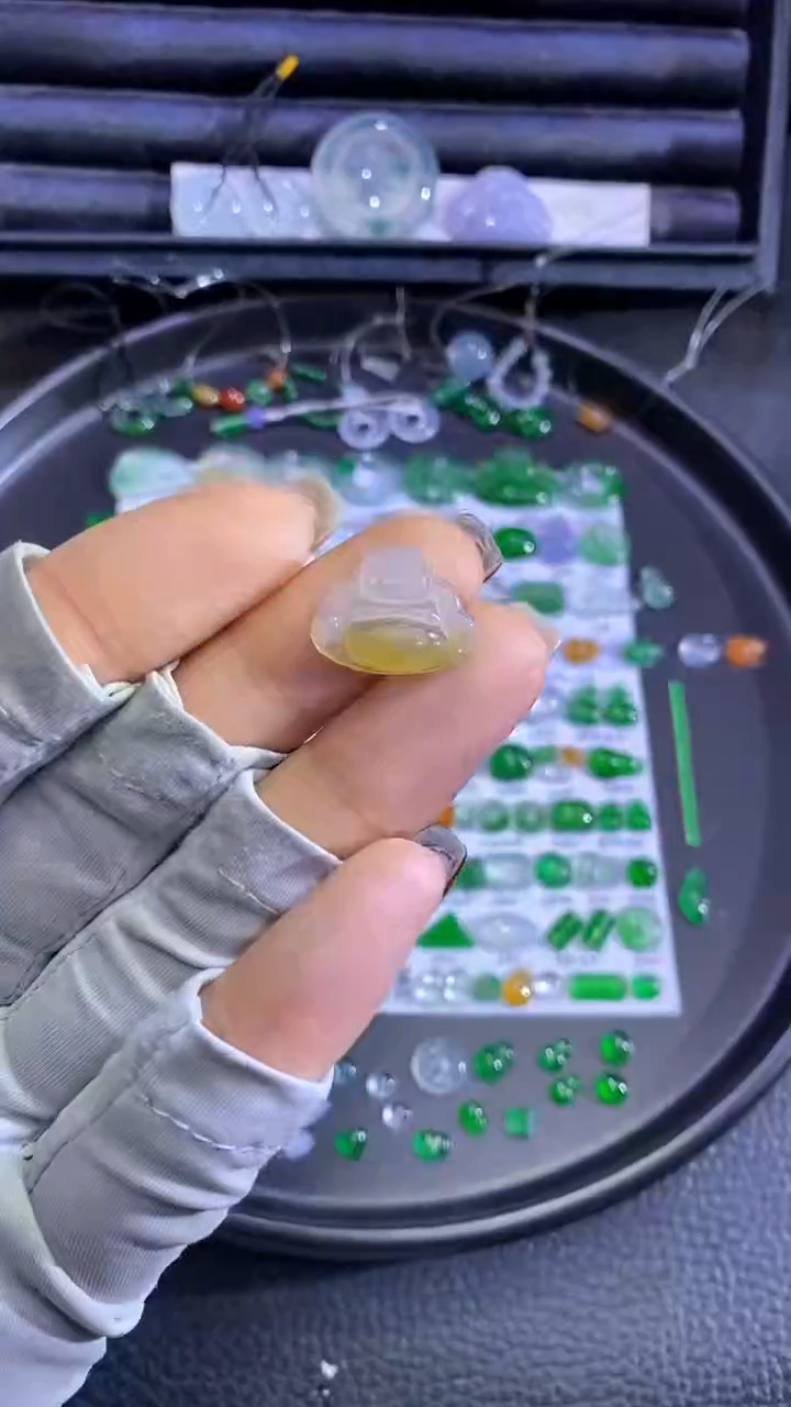 未镶嵌挂件翡翠佛公