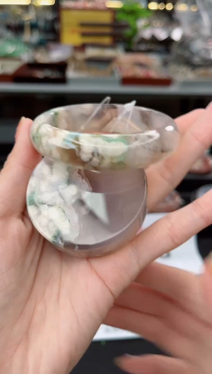 【闪购商品】石英质玉手镯未镶嵌56圈口（赠品镯心）654756