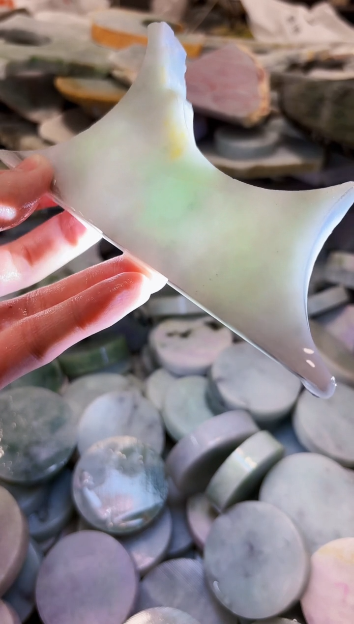 【闪购商品】翡翠颈饰未镶嵌A货吴玉1951