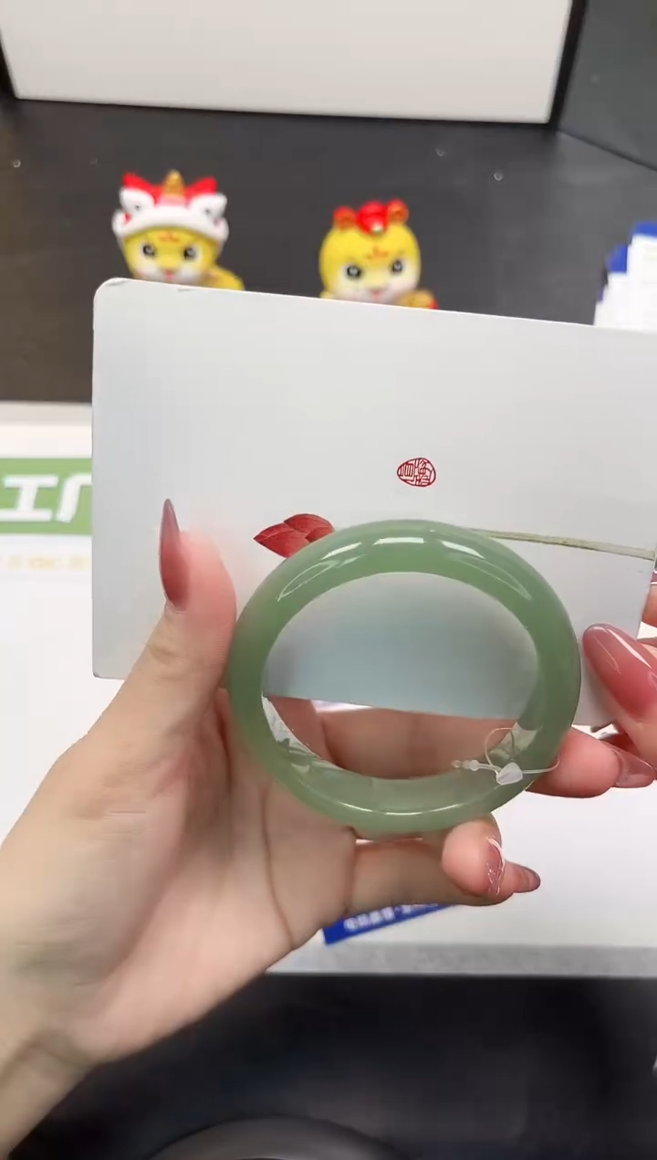 【闪购商品】石英质玉手镯未镶嵌258-56