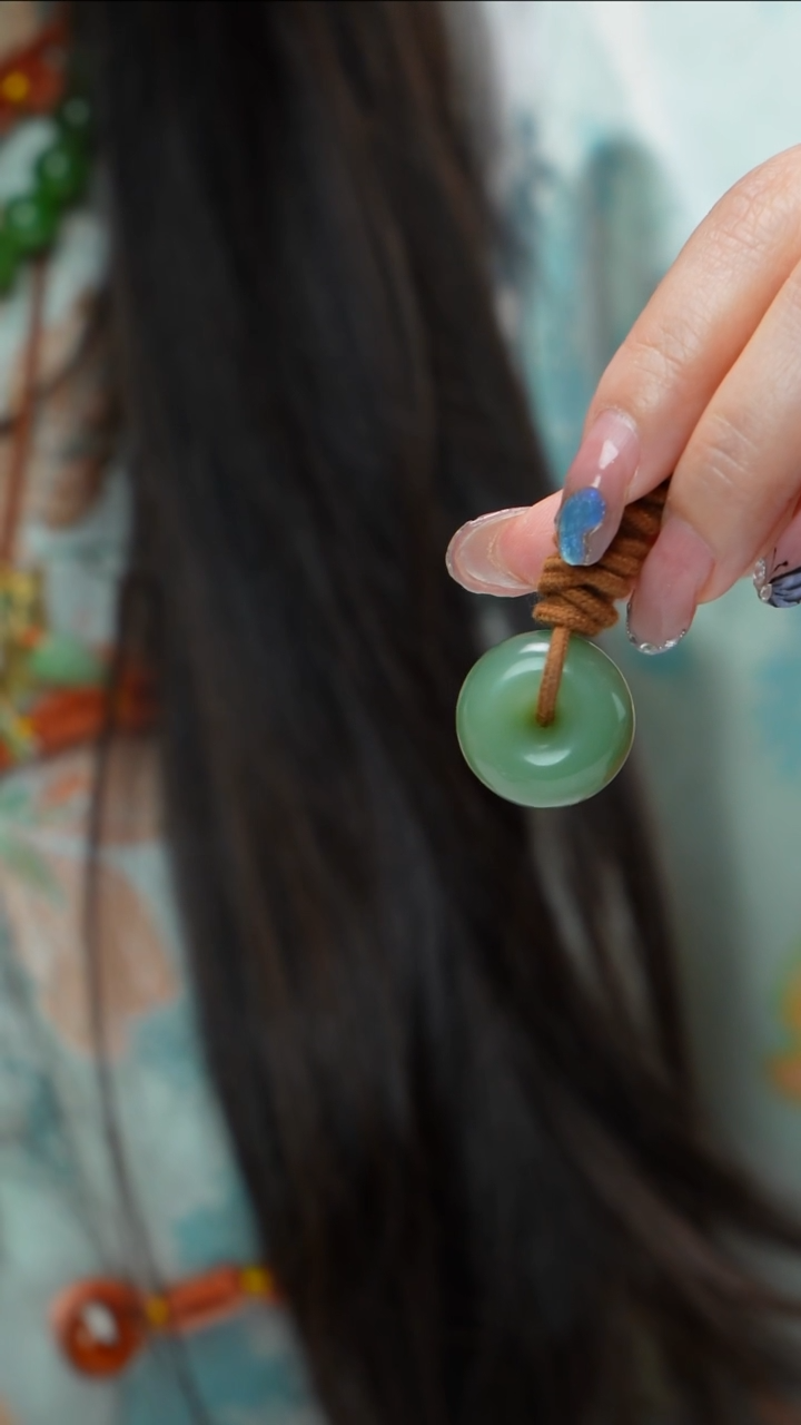 颈饰未镶嵌和田玉（碧玉）碧玉平安扣 多样性发其一