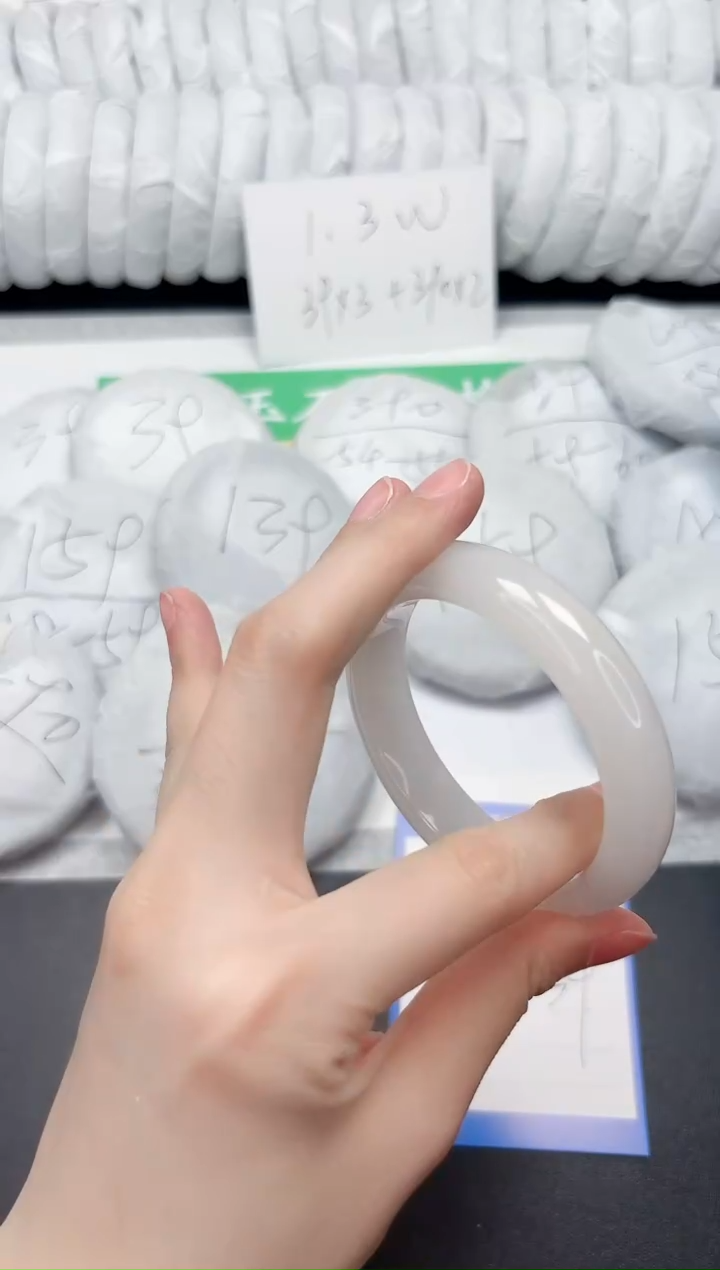 石英质玉手镯未镶嵌115-55.2