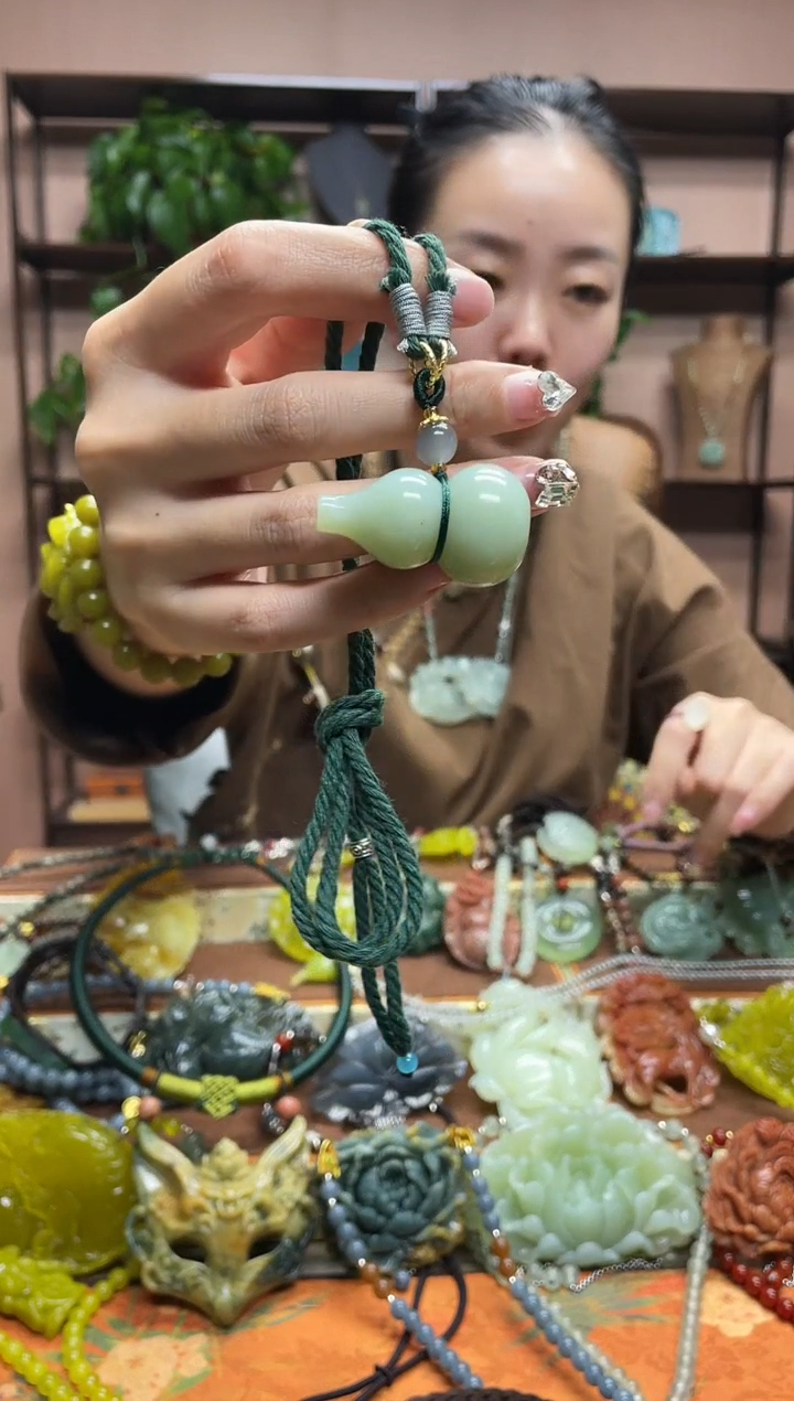 未镶嵌岫玉吊坠·4