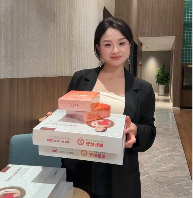 伊漾年华品牌的纤维蛋白SO燃粉营养代餐早餐奶咖固体饮料