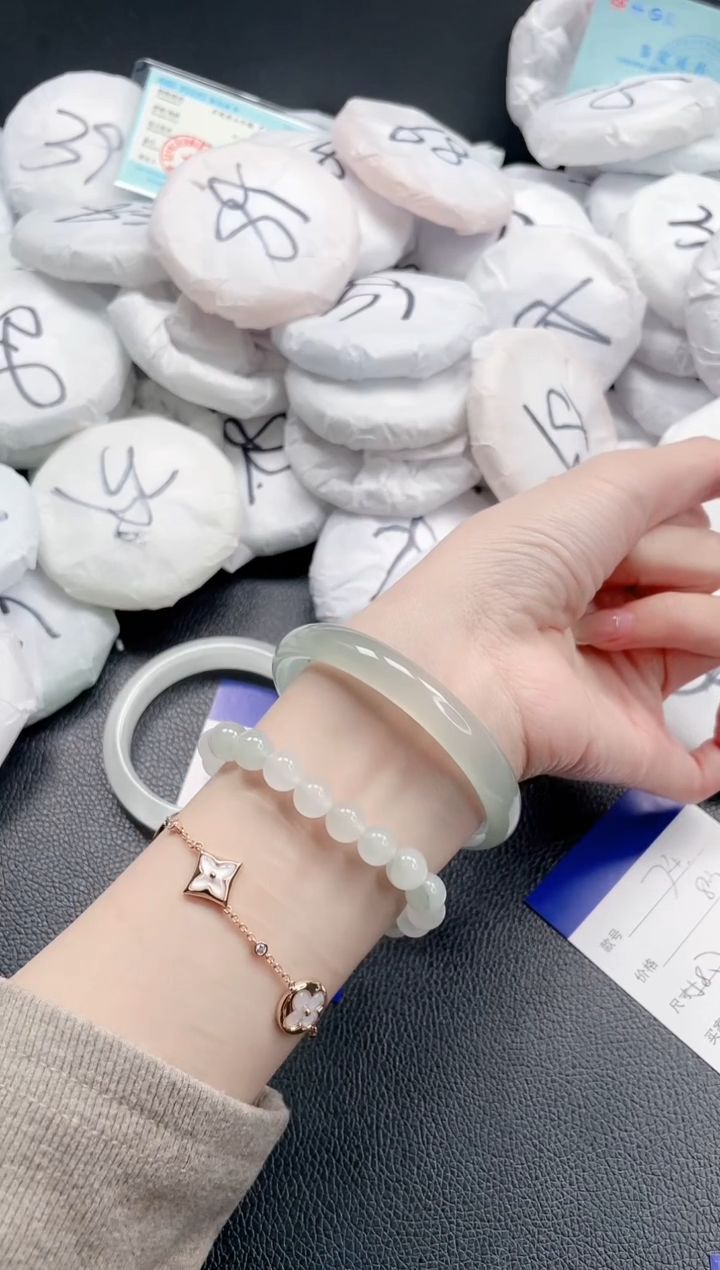 【闪购商品】石英质玉手镯未镶嵌04J74-58