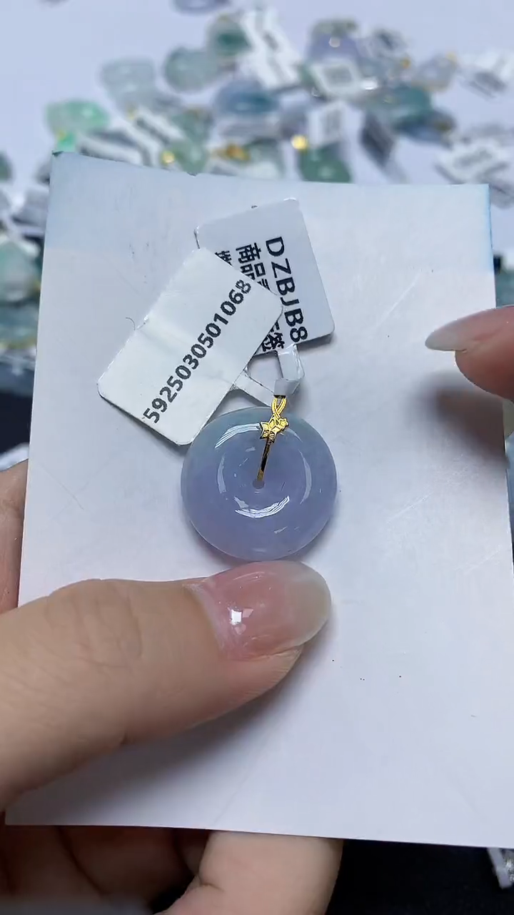 翡翠18K金镶嵌颈饰天然缅甸翡翠A货
