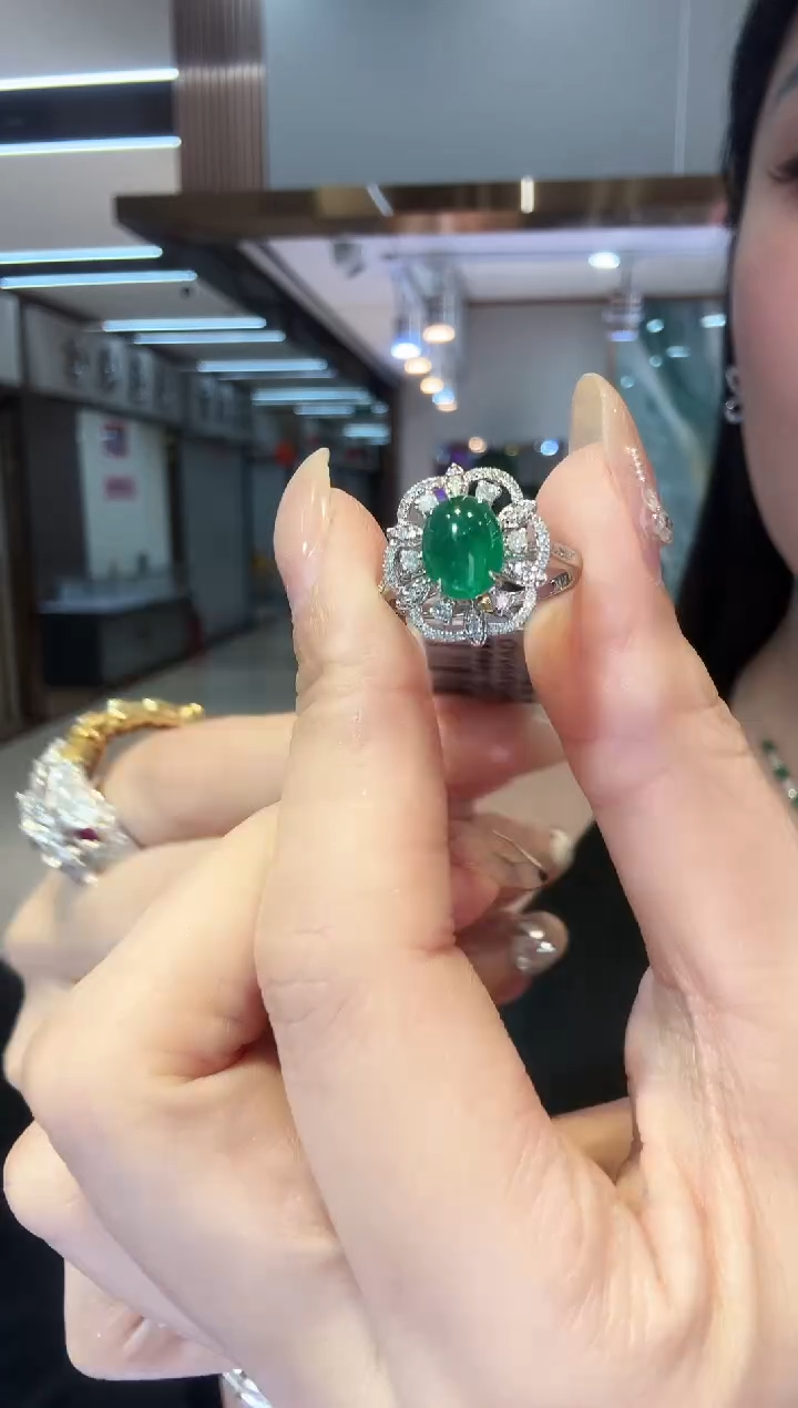 18K金镶嵌戒指祖母绿1.45ct