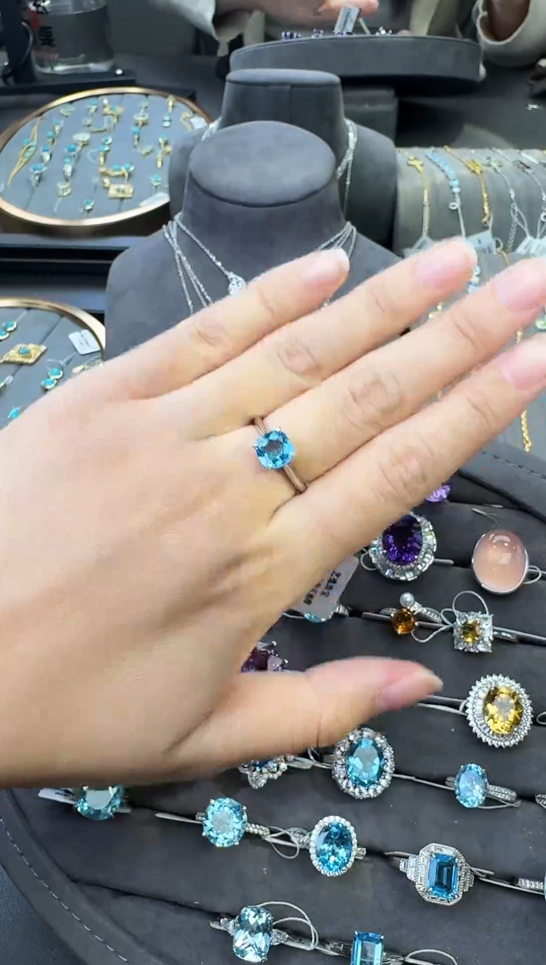 银S925镶嵌戒指托帕石2.0ct{七天鉴赏}