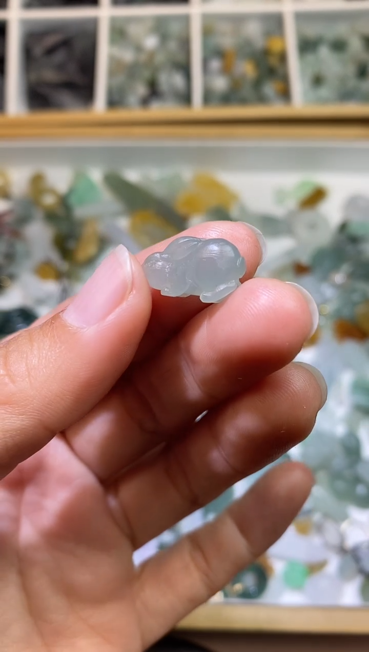 【闪购商品】定制翡翠挂件未镶嵌兔子