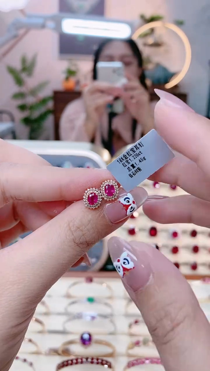 【闪购商品】红宝石18K金耳饰18K金镶嵌1