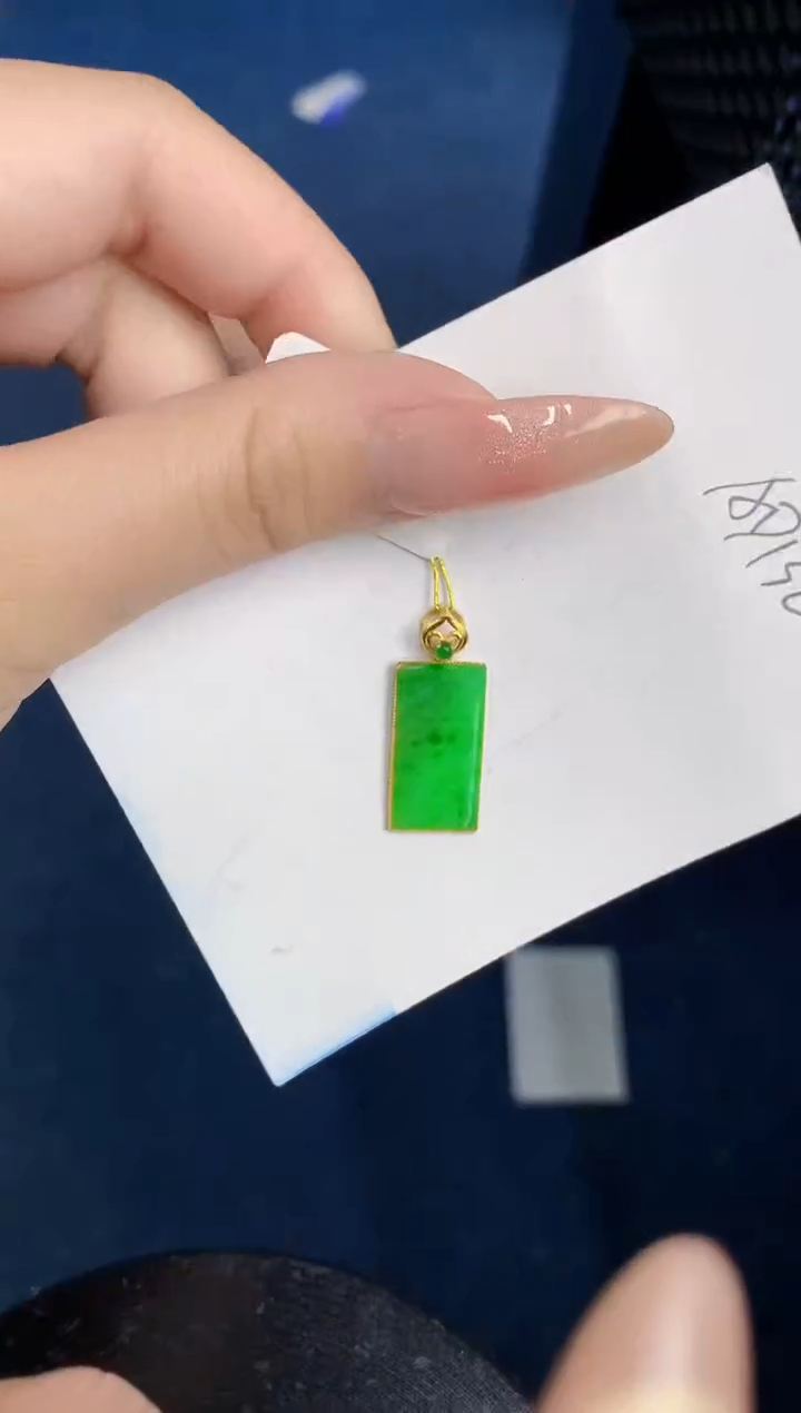【闪购商品】翡翠颈饰18K金镶嵌000000000